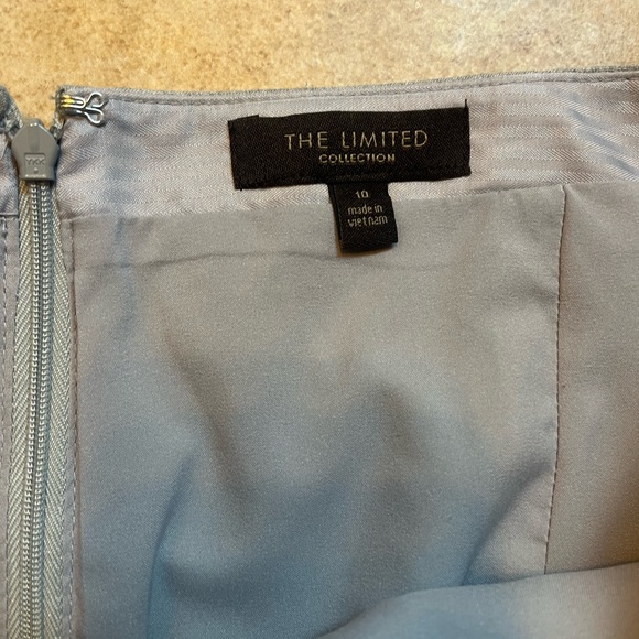 The Limited size 10 light gray pencil skirt with back slit - Picture 2 of 4
